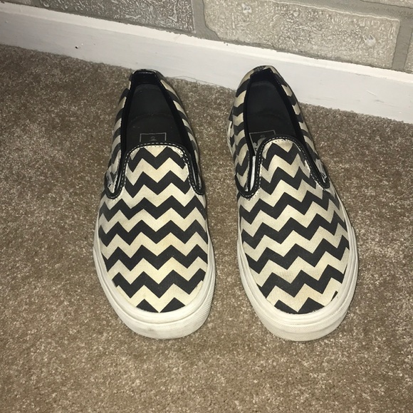 vans slip on zig zag
